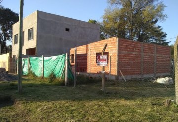 las azucenas 2646, Pilar