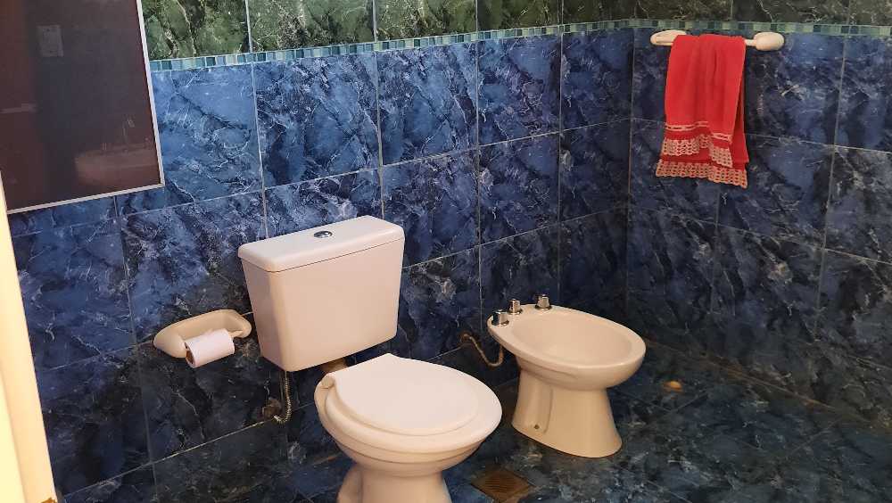 Comprar Casa en San Luis · barrio con seguridad · dueño directo · 3 dorm · 2 cocheras - Imagen 4