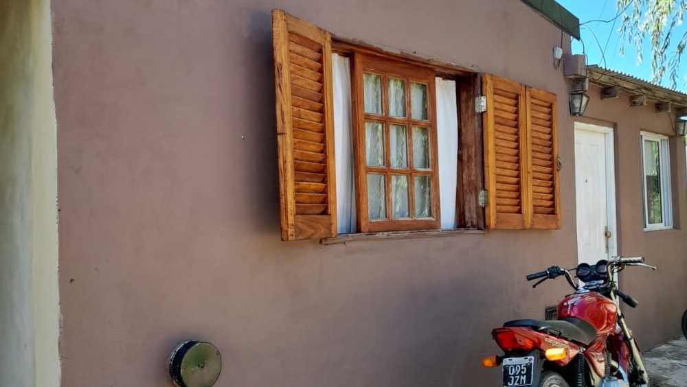 Casa en Las Flores: en Venta · dueño directo · 2 dorm · cochera · 320 m² de lote - Imagen 3