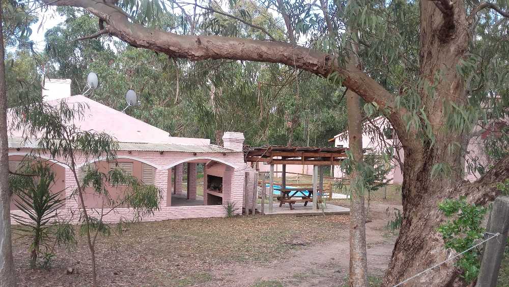 En Alquiler Casa Y Tres Cabaas En El Balneario La Esmeralda. Rocha. Uruguay. - Casa en Temporario en Uruguay con 4 dorm., 6 amb., 220 m2 cubiertos y 1.600 m2 totales - imagen 6