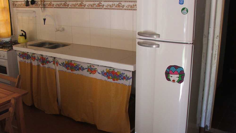 En Alquiler Casa Y Tres Cabaas En El Balneario La Esmeralda. Rocha. Uruguay. - Casa en Temporario en Uruguay con 4 dorm., 6 amb., 220 m2 cubiertos y 1.600 m2 totales - imagen 8