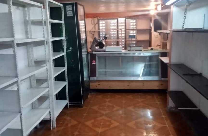 Casa disponible en Plottier · dueño directo · 3 dorm · cochera · 5 ha - Imagen 2