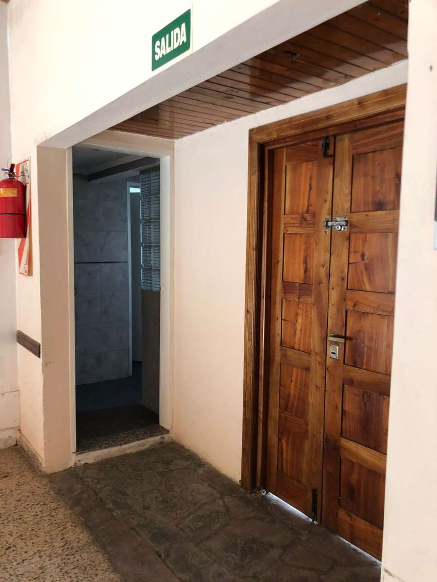 Depósito en Venta en Merlo, · dueño directo · 200 m² de lote - Imagen 4