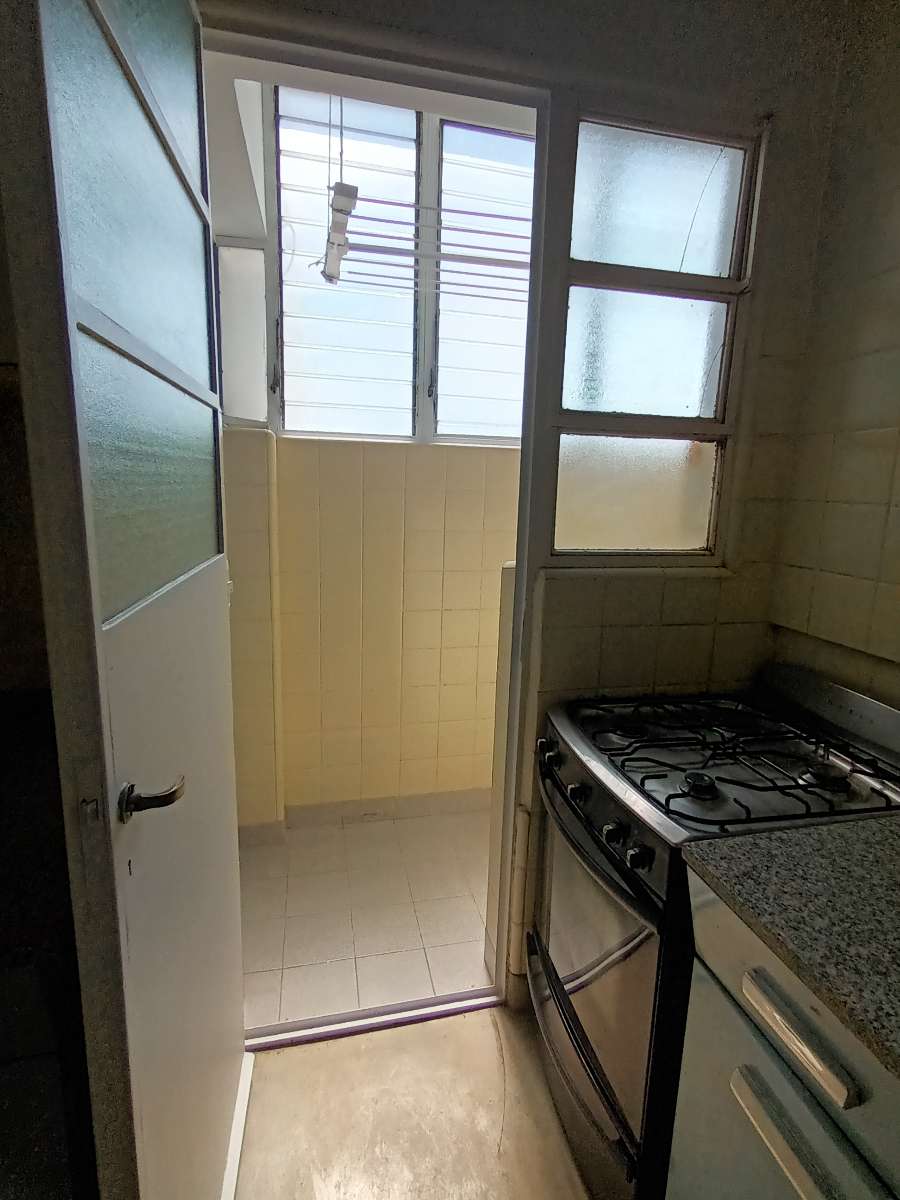 Cochera en Olivos para en Venta · dueño directo · 3 dorm · 4 ambientes - Imagen 2