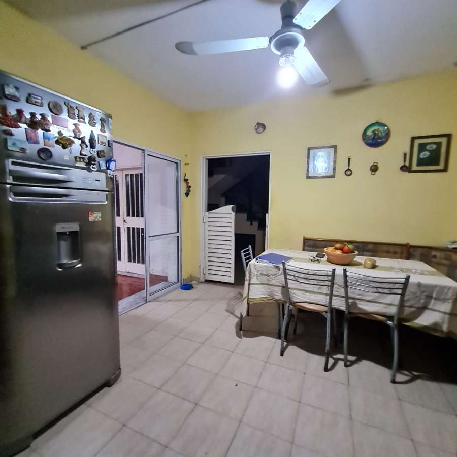 Terreno disponible en Corrientes · 400 m² de lote · dueño directo · 4 o más dorm · 3 cocheras - Imagen 1