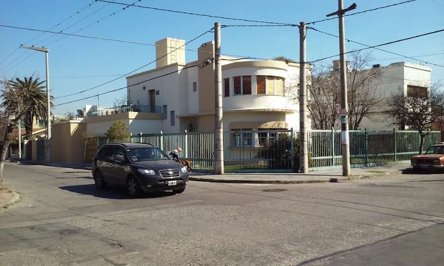 Casa en Venta en Córdoba con · dueño directo · 4 o más dorm · 2 cocheras · 612 m² de lote - Imagen 1