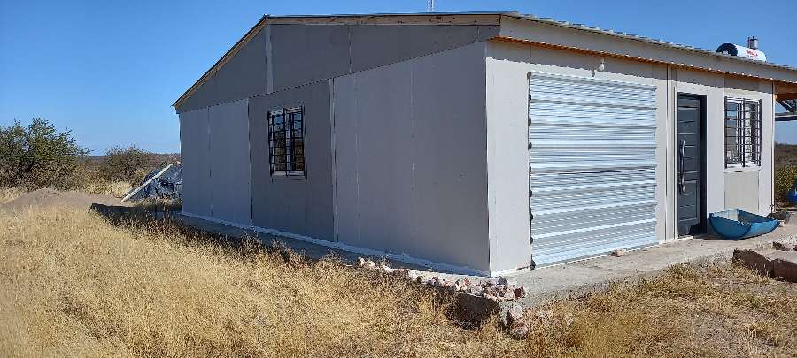En Capilla del Monte, Casa en Venta · dueño directo · 3 dorm · 2 cocheras · 800 m² de lote - Imagen 3