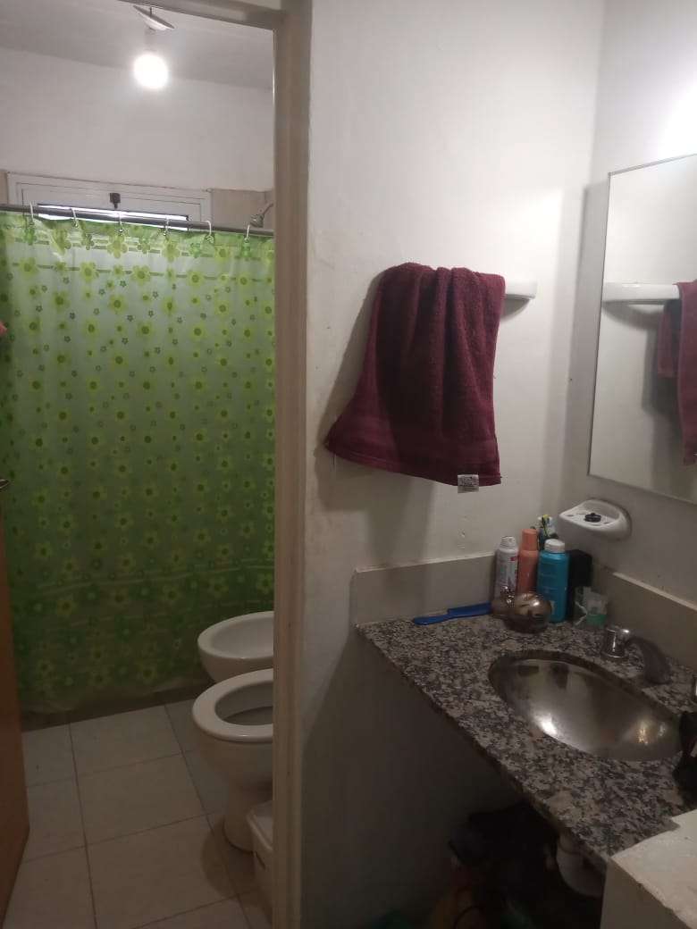 Casa De 4 Ambientes Y 1 Bao - Casa en Venta en Córdoba con 2 dorm., 4 amb., 74 m2 cubiertos y 285 m2 totales - imagen 4
