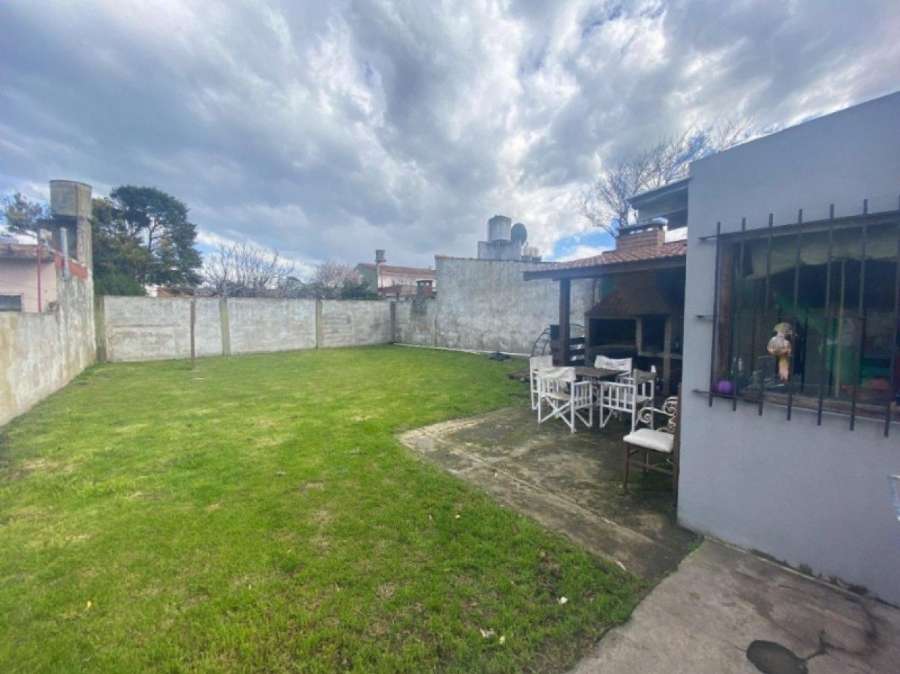 Chalet De 3 Amb Con Dependencia, Garaje Y Parque Con Parrilla. - Casa en Venta en Mar del Plata con 3 dorm., 3 amb., 90 m2 cubiertos y 300 m2 totales - imagen 5