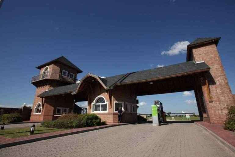 LOTE EN RIVERSIDE - Imagen 1