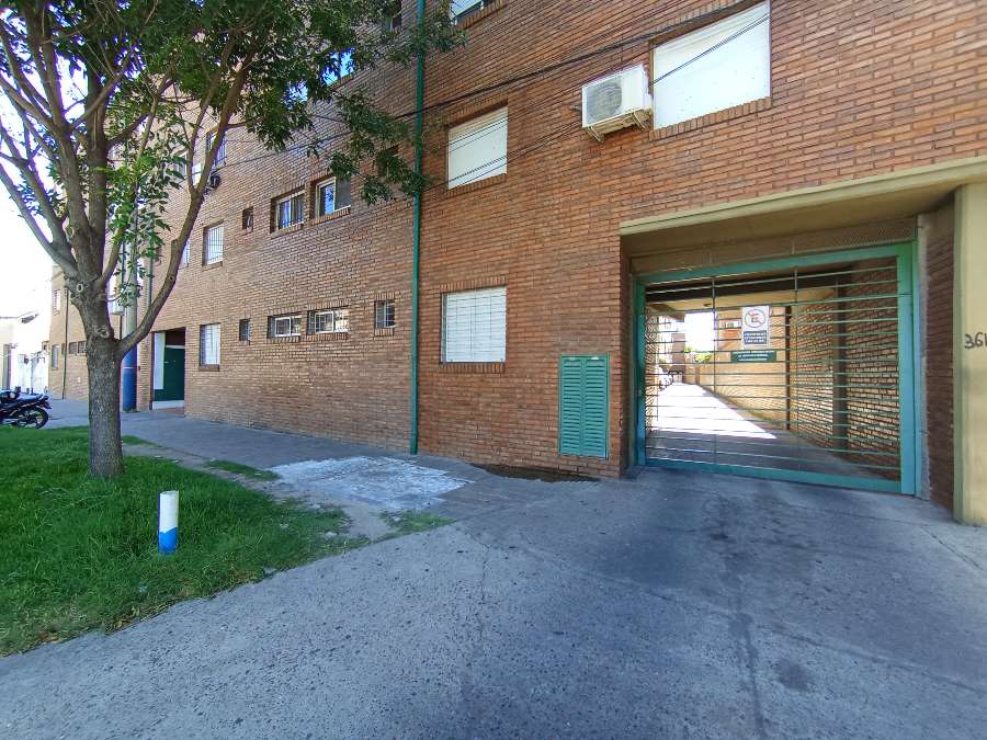 Casa única en Rosario en Venta · dueño directo · 3 dorm · cochera · 60 m² de lote - Imagen 2