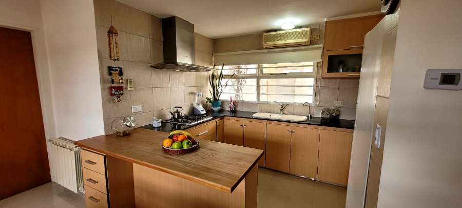 Particular Vende - Casa en Venta en Neuquén con 3 dorm., 3 amb., 170 m2 cubiertos y 500 m2 totales - imagen 8