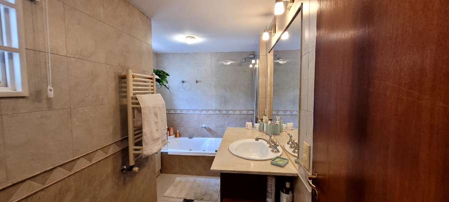 Particular Vende - Casa en Venta en Neuquén con 3 dorm., 3 amb., 170 m2 cubiertos y 500 m2 totales - imagen 11