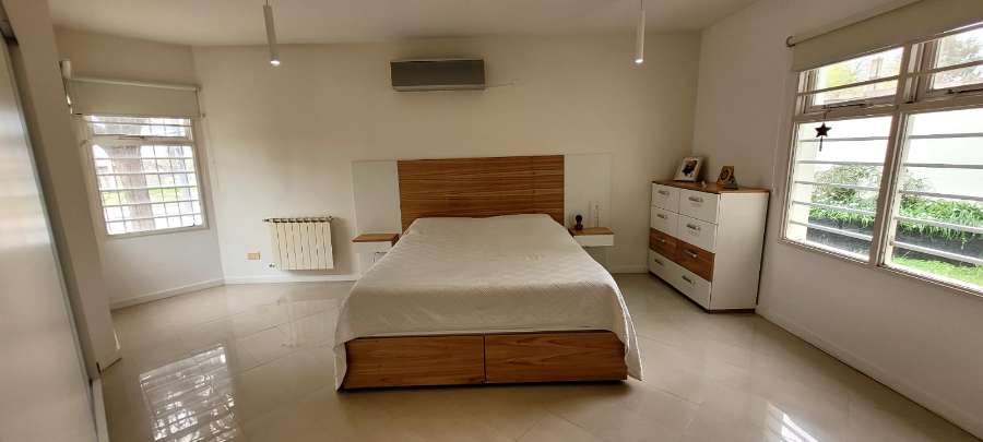 Particular Vende - Casa en Venta en Neuquén con 3 dorm., 3 amb., 170 m2 cubiertos y 500 m2 totales - imagen 13