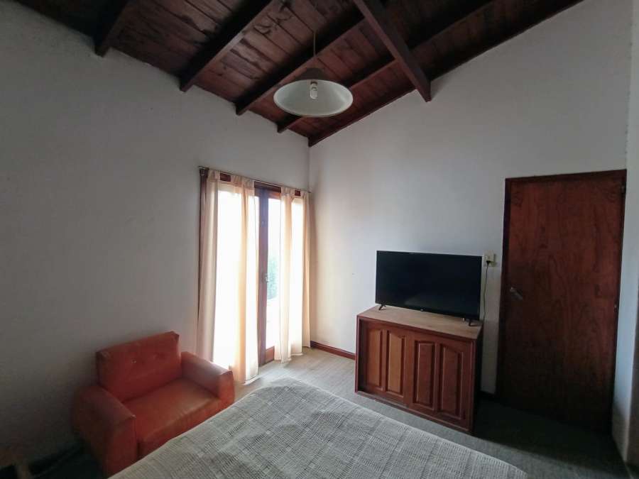 Amplio Chalet 7 Ambientes Con Patio Y Piscina - Casa en Venta en Balcarce con 4 dorm., 6 amb., 180 m2 cubiertos y 250 m2 totales - imagen 6