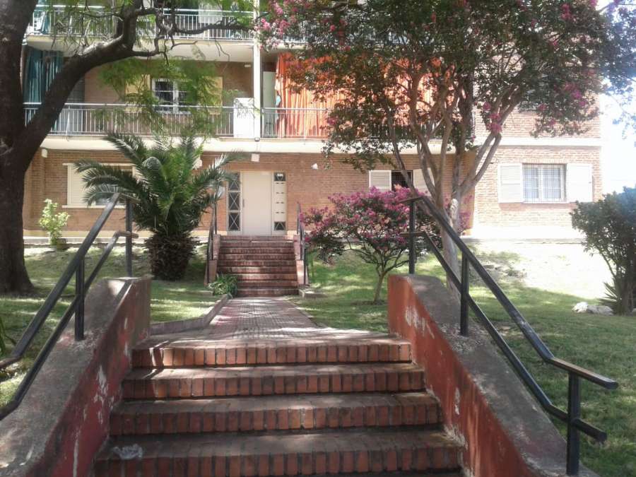 Excelente Departamento en Córdoba en Alquiler · dueño directo · 3 dorm · 5 ambientes · cochera - Imagen 1