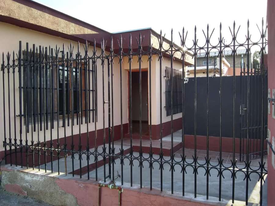 Casa en Godoy Cruz para en Alquiler · dueño directo · 2 dorm · 4 ambientes · cochera - Imagen 2