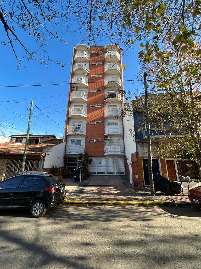 Alpatacal 3460, Santos Lugares