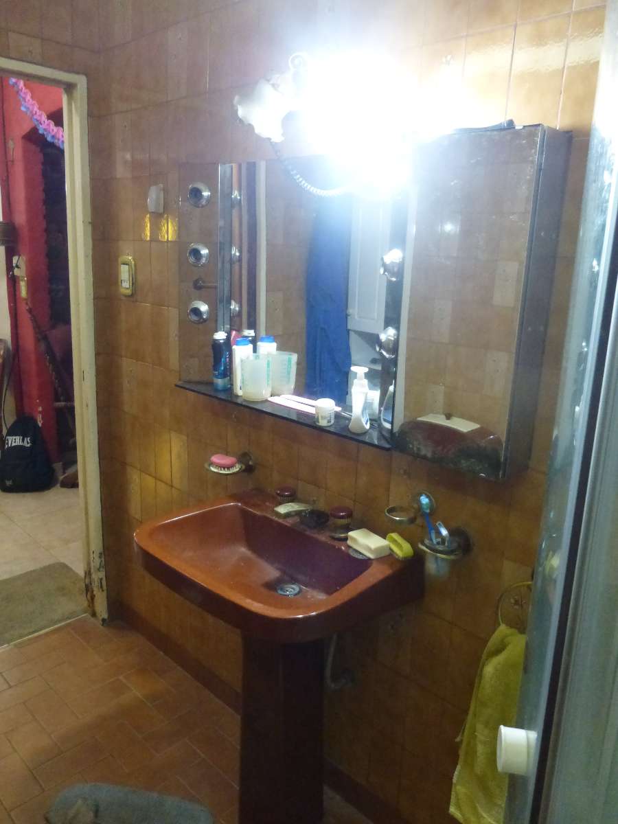 Vendo Duplex En Esquina 5 Ambientes - Casa en Venta con 3 dorm., 5 amb., 120 m2 cubiertos y 81 m2 totales - imagen 2