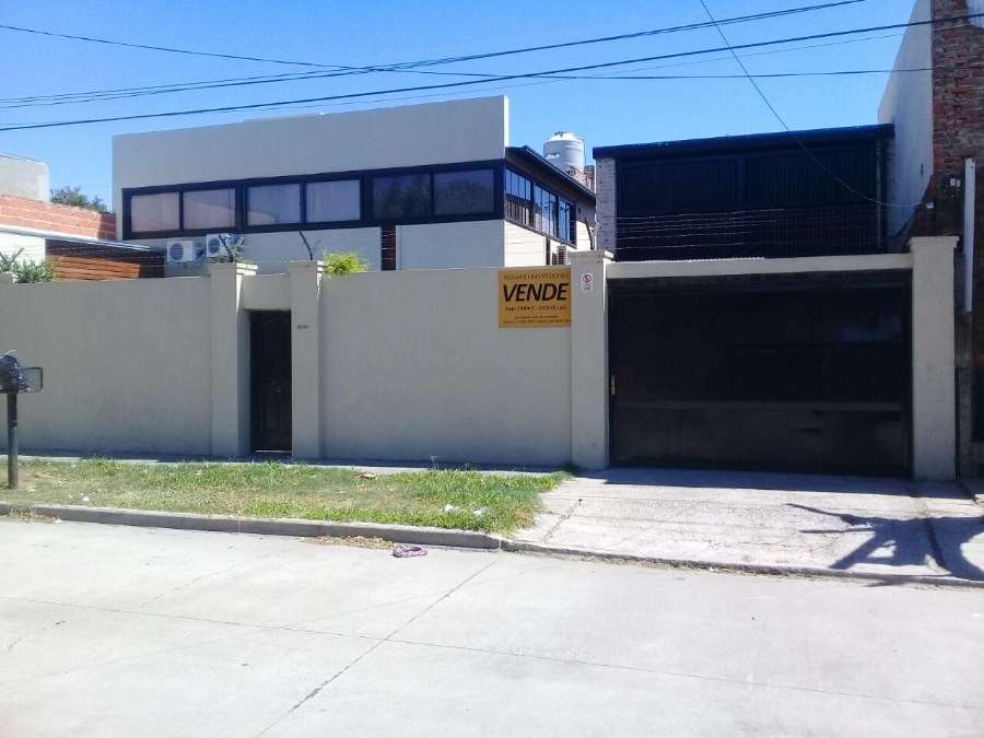 VENTA CASA-GALPÓN TACUARI 8217 GUADALUPE - Imagen 1