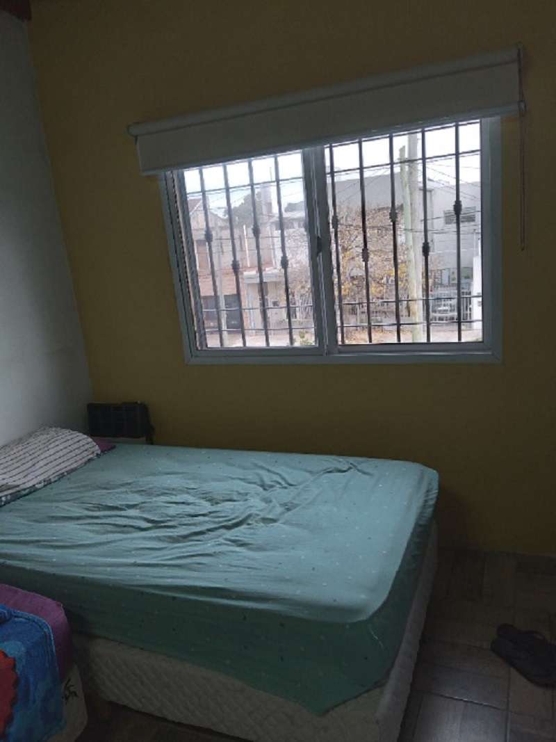Casa Multi Familiar - Casa en Venta en Ituzaingo con 4 dorm., 3 amb., 150 m2 cubiertos y 250 m2 totales - imagen 2