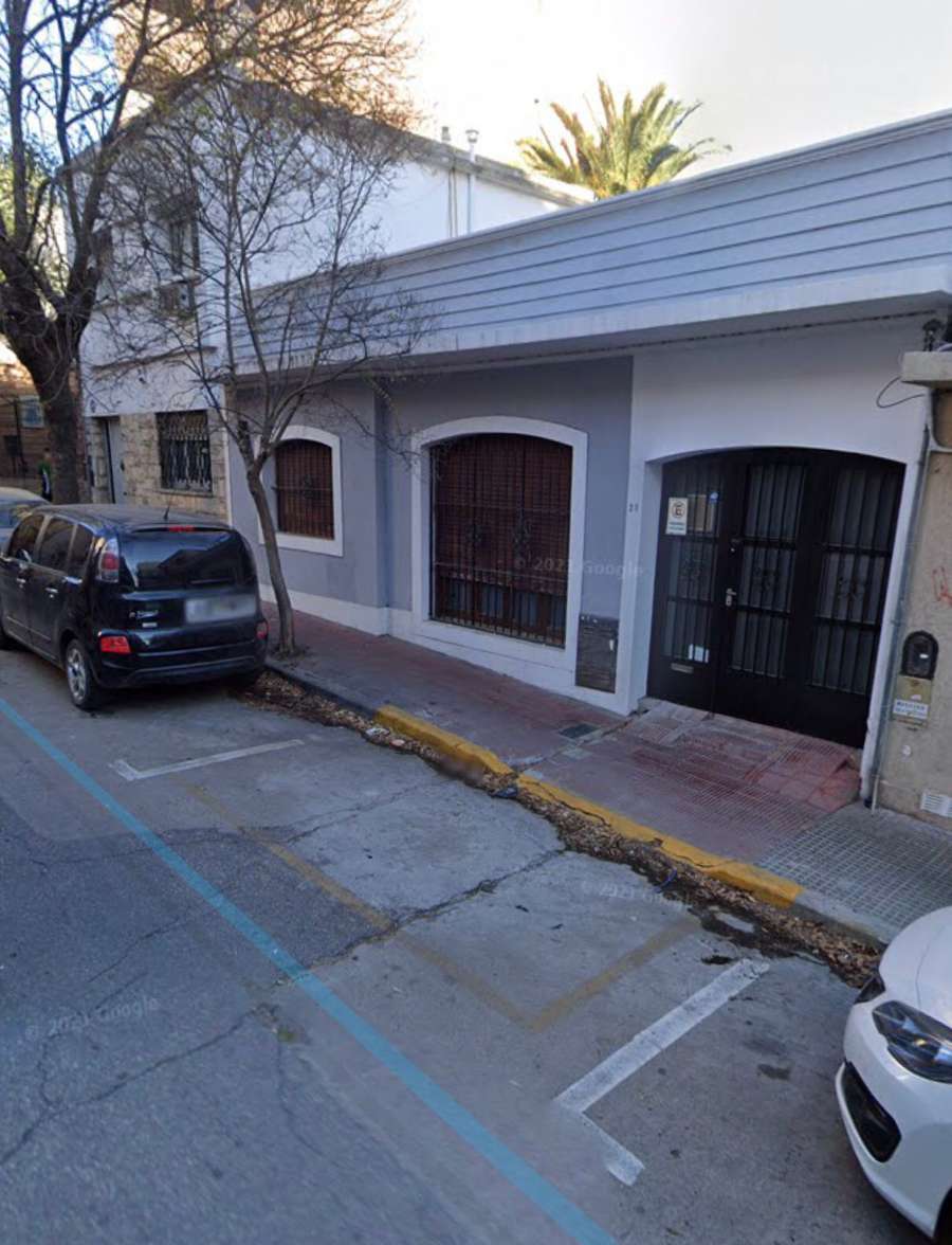 En Córdoba, Casa en Venta · dueño directo · 1 dorm · cochera · 109 m² de lote - Imagen 2