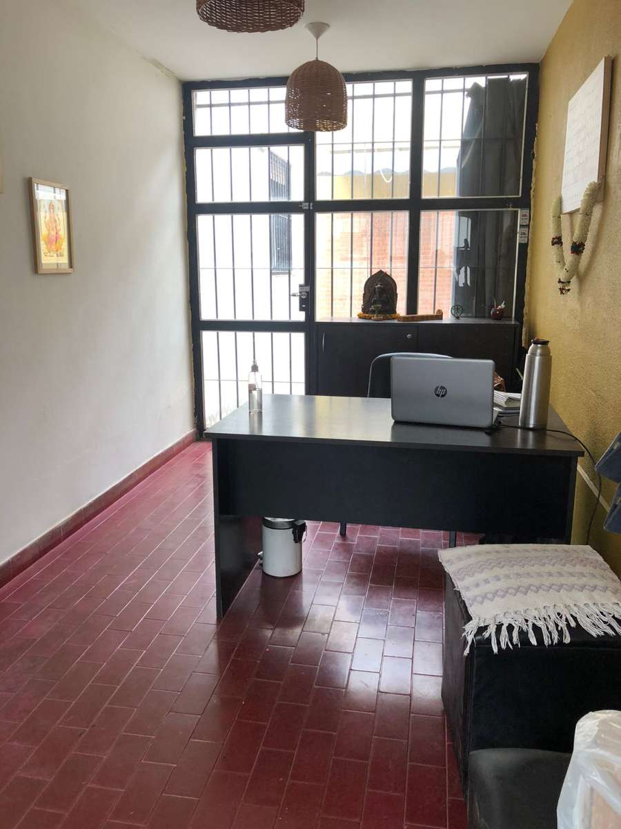 En Córdoba, Casa en Venta · dueño directo · 1 dorm · cochera · 109 m² de lote - Imagen 4