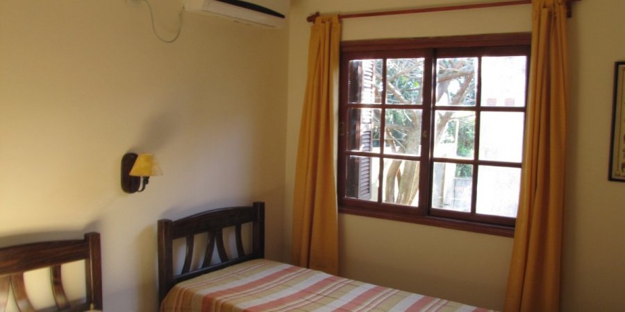 Casa en Temporario en Uruguay con 3 dorm., 4 amb., 120 m2 cubiertos y 525 m2 totales - imagen 3