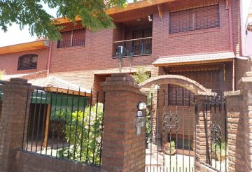En Hurlingham, Fondo de comercio en Venta · dueño directo · 4 o más dorm · 320 m² de lote - Imagen 2