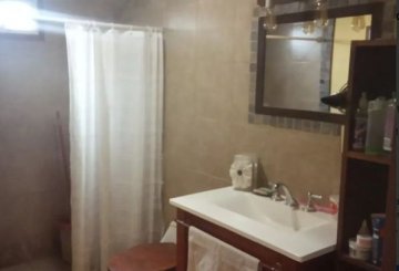 Casa disponible para la en Venta en Zárate · dueño directo · 2 dorm · cochera · 266 m² de lote - Imagen 2
