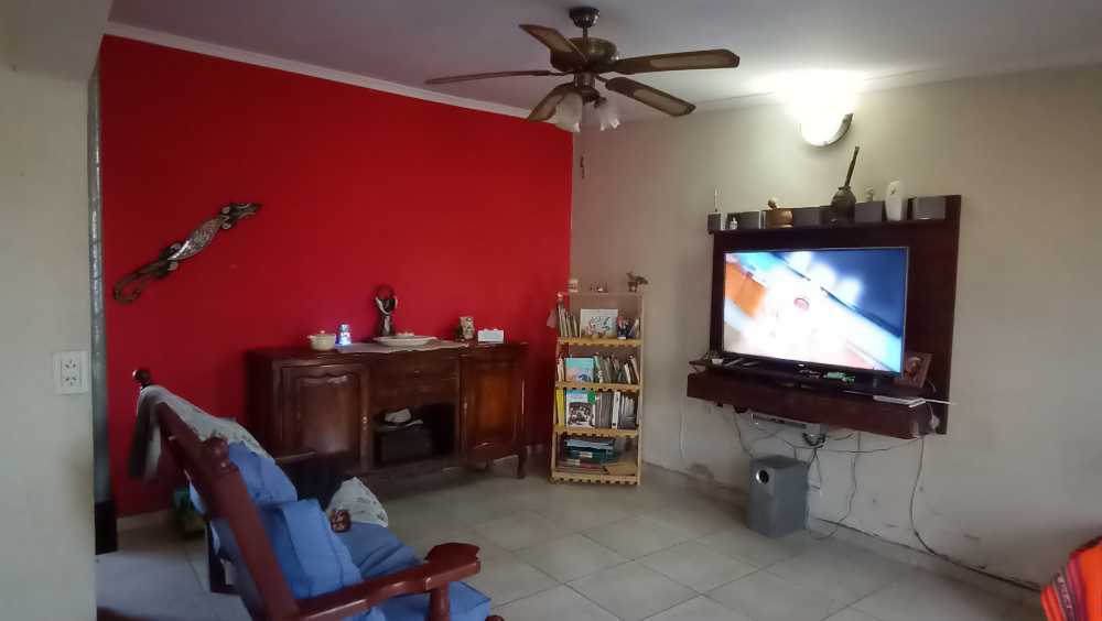 Casa disponible para la en Venta en Río Cuarto · dueño directo · 3 dorm · 2 cocheras - Imagen 3