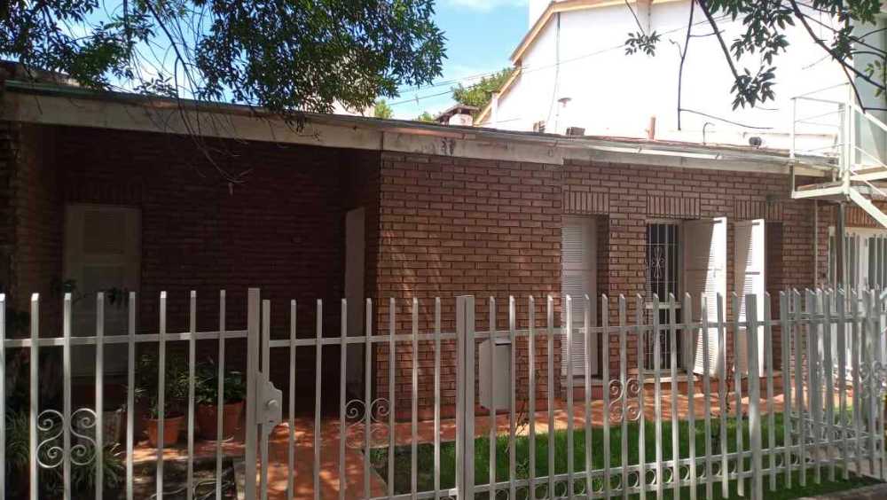 Vendo Casa De 4 Dormitorios En Barrio Inaudi - Casa en Venta en Córdoba con 4 dorm., 6 amb., 200 m2 cubiertos y 250 m2 totales - imagen 2