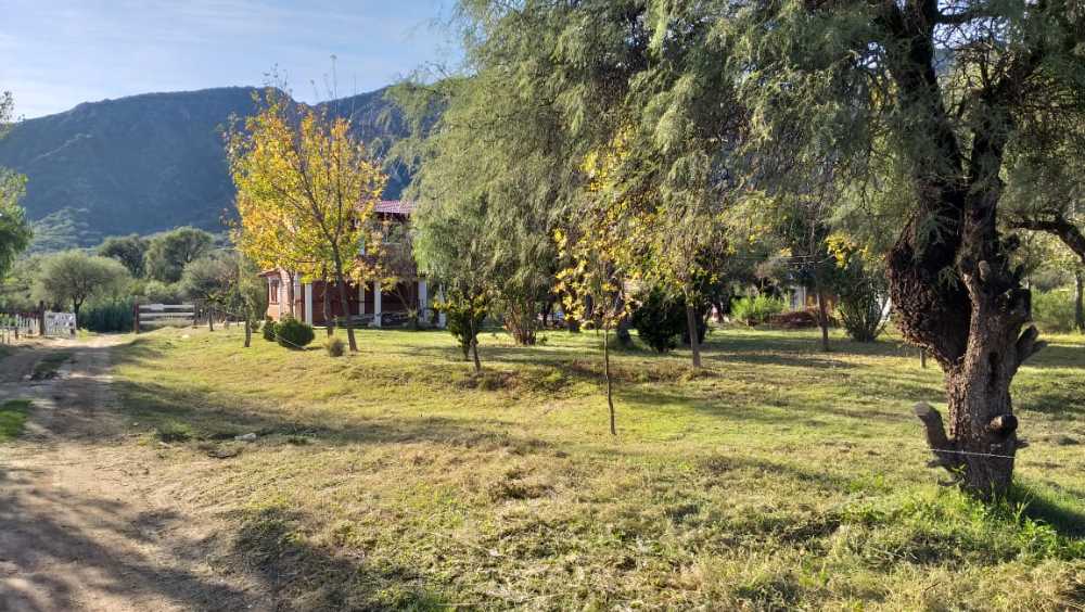EXCELENTE CASA ENTRE MONTAÑAS - Imagen 2