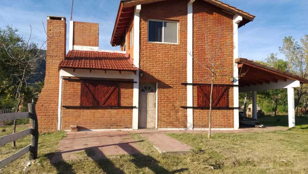 EXCELENTE CASA ENTRE MONTAÑAS - Imagen 3