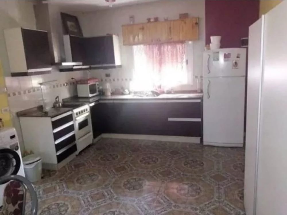 Comprar Casa en Rafael Castillo · dueño directo · 4 o más dorm · cochera · 500 m² de lote - Imagen 3
