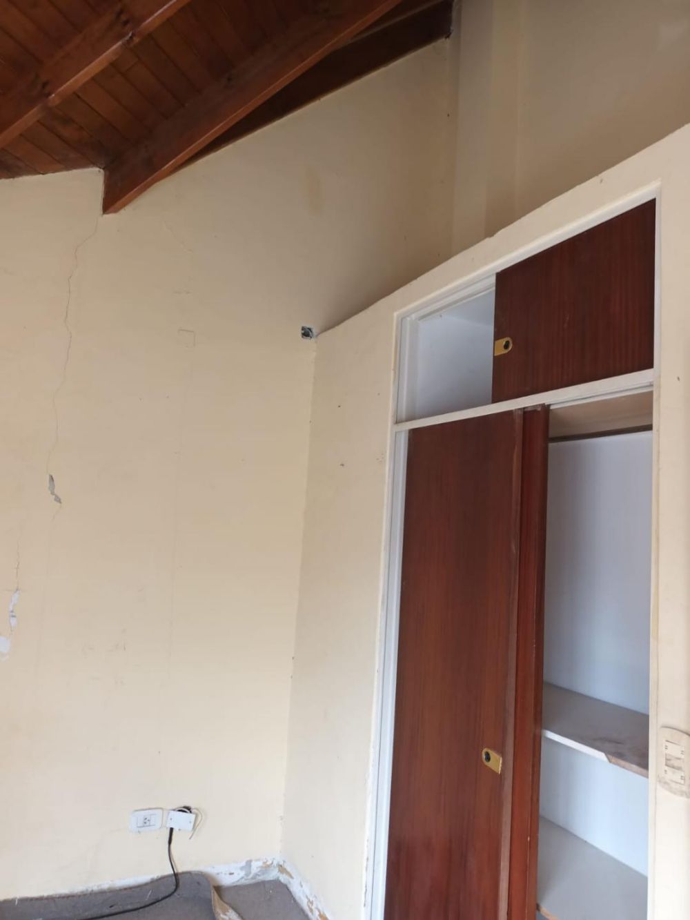 Dueo Vende Urgente Esplendido Duplex En Pleno Centro Residencial De Bernal - Departamento en Venta en Bernal con 2 dorm. y 5 amb. - imagen 6