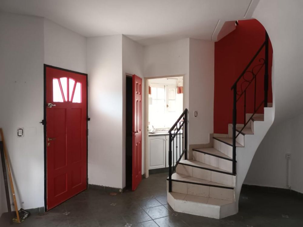 Dueo Vende Urgente Esplendido Duplex En Pleno Centro Residencial De Bernal - Departamento en Venta en Bernal con 2 dorm. y 5 amb. - imagen 7