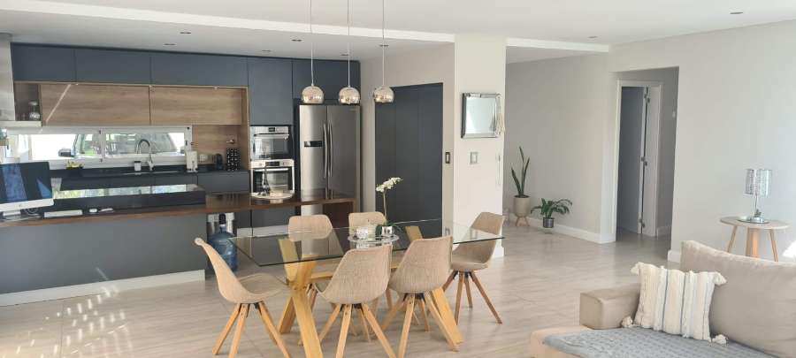 Venta Casa 4 Amb Con Pileta Arenas Del Sur - Casa en Venta en Mar del Plata con 3 dorm., 4 amb., 220 m2 cubiertos y 818 m2 totales - imagen 2