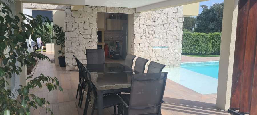 Venta Casa 4 Amb Con Pileta Arenas Del Sur - Casa en Venta en Mar del Plata con 3 dorm., 4 amb., 220 m2 cubiertos y 818 m2 totales - imagen 5
