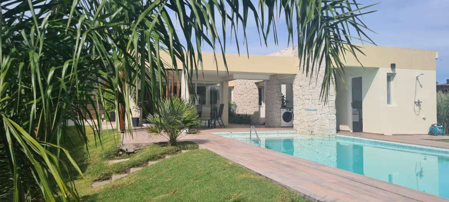 Venta Casa 4 Amb Con Pileta Arenas Del Sur - Casa en Venta en Mar del Plata con 3 dorm., 4 amb., 220 m2 cubiertos y 818 m2 totales - imagen 14
