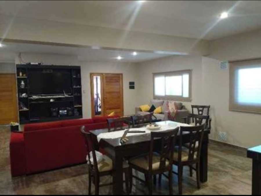 Vendo Escucho Contado - Casa en Venta en Mendoza con 4 dorm., 5 amb., 330 m2 cubiertos y 1.350 m2 totales - imagen 6
