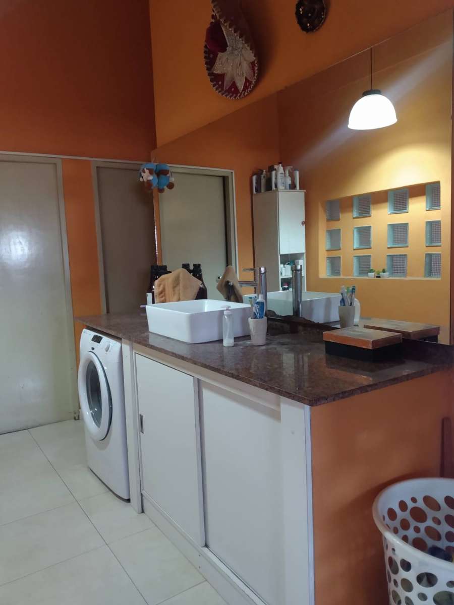 Vendo Casa En Sector Alberdi - Casa en Venta en Río Cuarto con 3 dorm. - imagen 4