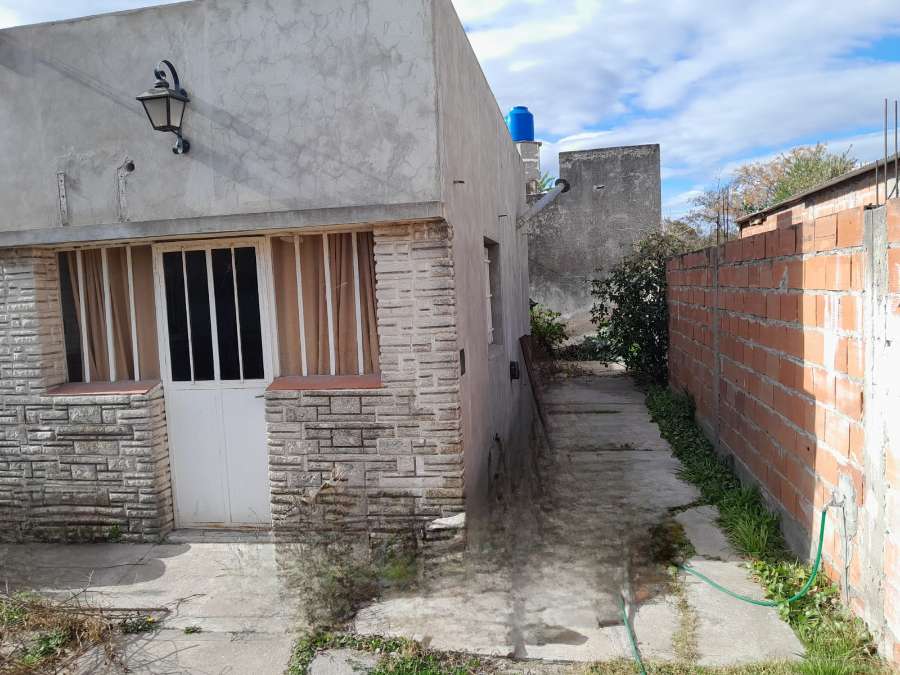 OPORTUNIDAD: Casa + Taller en Lote de 400m² - Ciudad Atlántida - Imagen 2