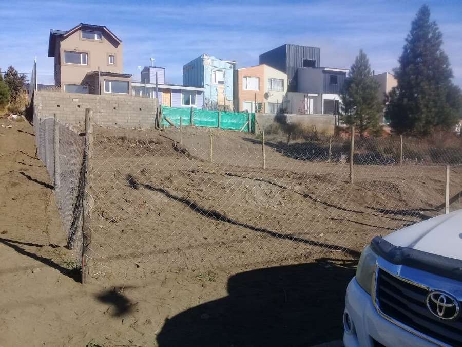 Venta de terreno de 8 m de frente por 25 de fondo, 200 metros cuadrados. - Imagen 1