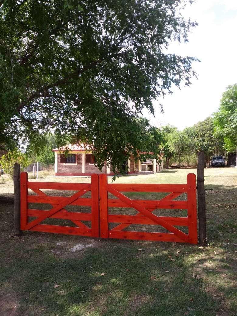 Tu próxima Casa en Venta en Cosquin · dueño directo · 2 dorm · 2 cocheras · 1 m² de lote - Imagen 2
