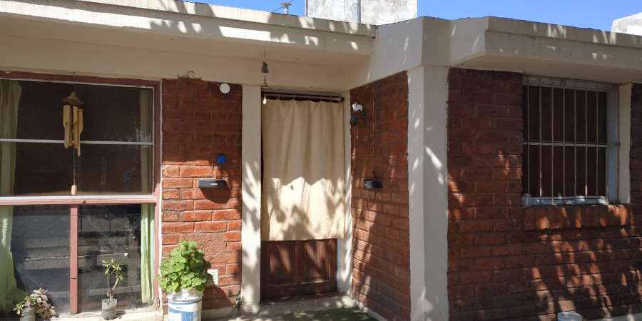 Oportunidad: Casa en Venta en La Paz · dueño directo · 3 dorm · cochera · 100 m² de lote - Imagen 1