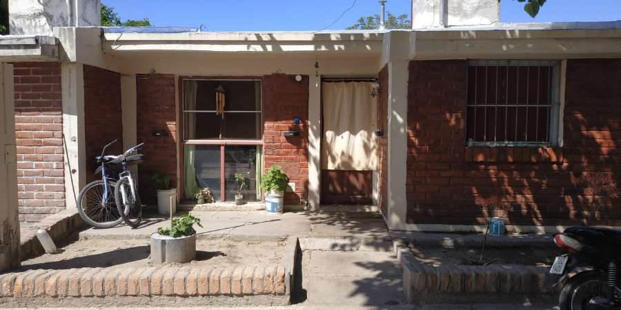 Oportunidad: Casa en Venta en La Paz · dueño directo · 3 dorm · cochera · 100 m² de lote - Imagen 3
