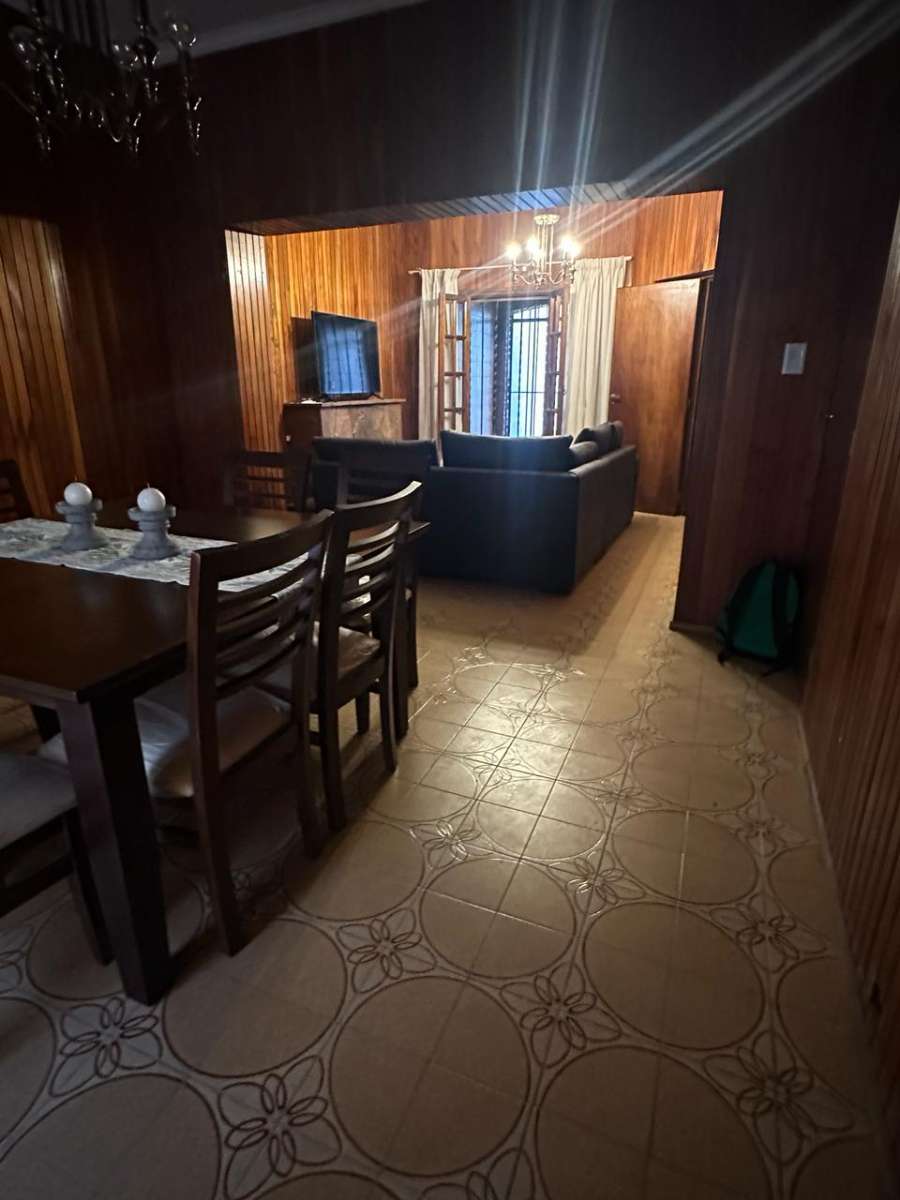 Alquiler Temporario - Casa en Temporario en Mendoza con 2 dorm., 3 amb., 209 m2 cubiertos y 270 m2 totales - imagen 11