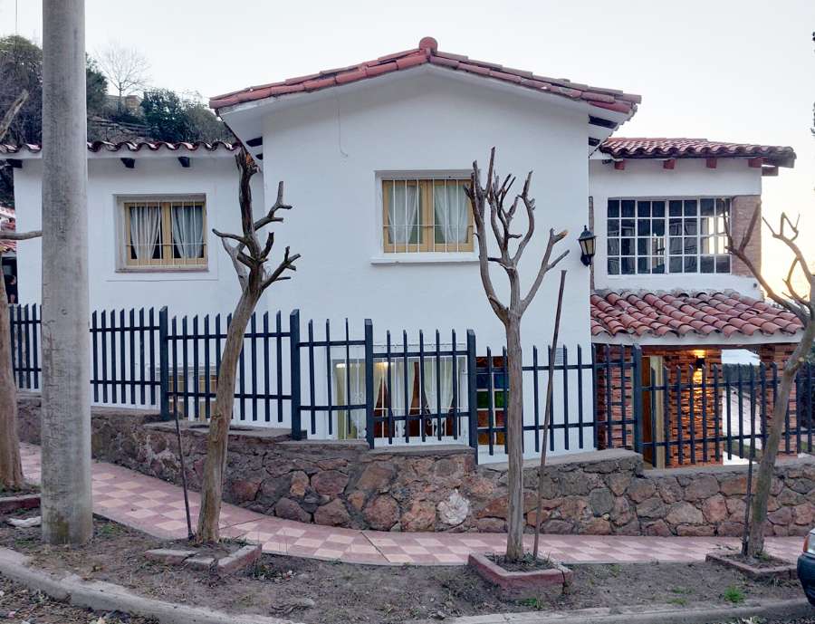 Oportunidad 3 Casas Juntas En Centro Villa Carlos Paz - Imagen 4