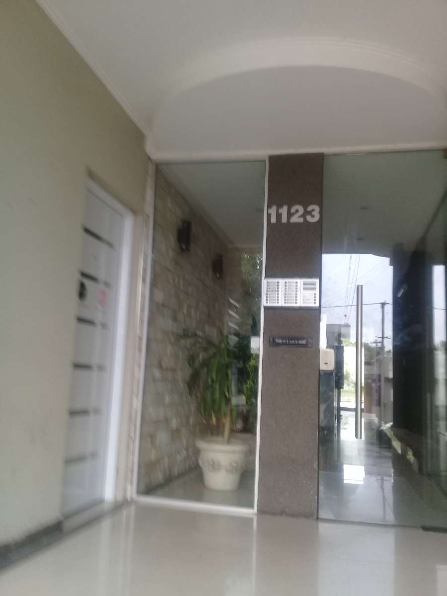 40 nro 1123 e/17 y 18, La Plata